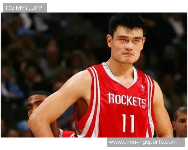 篮球中锋明星球衣的魅力与传奇背后的故事解析